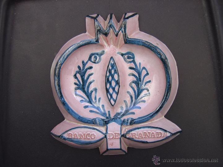 Ashtrays: CENICERO DE CERAMICA. BANCO DE GRANADA OFICINA DE VIRGEN DE LA ENCARNACION. MEDIDAS 16X15X2,5 CM