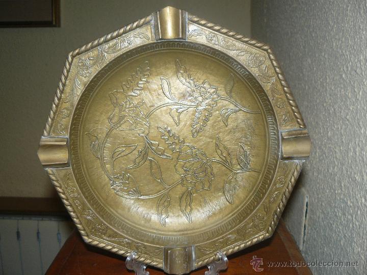 Ashtrays: Gran cenicero renacentista de bronce, primera mitad del siglo XX