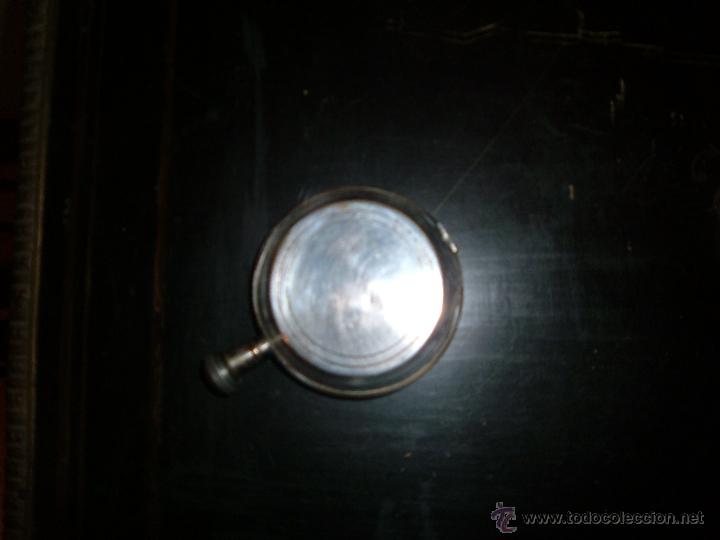 Ceniceros: Cenicero con forma de Reloj de bolsillo