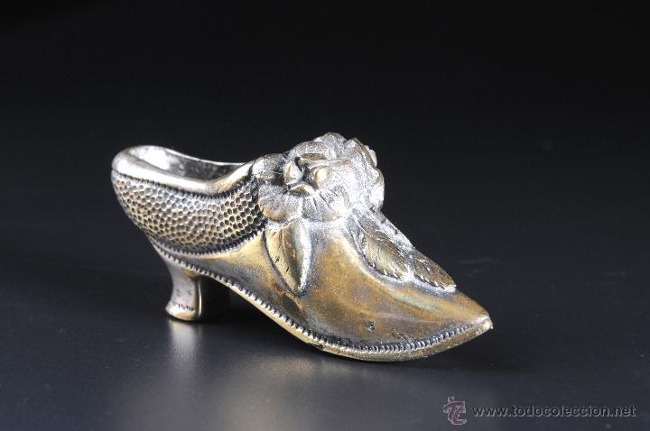 Cendriers: ANTIGUO ZAPATO PEQUE&Ntilde;O EN METAL