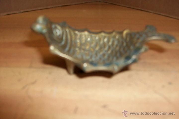 Ceniceros: CENICERO DE BRONCE FORMA DE PEZ - Foto 2