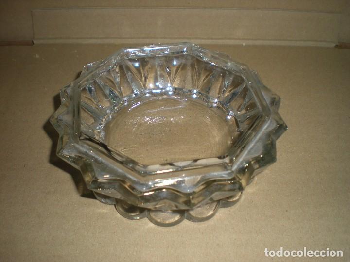 Ceniceros: cenicero de cristal, di&aacute;metro 12cm altura 4cm