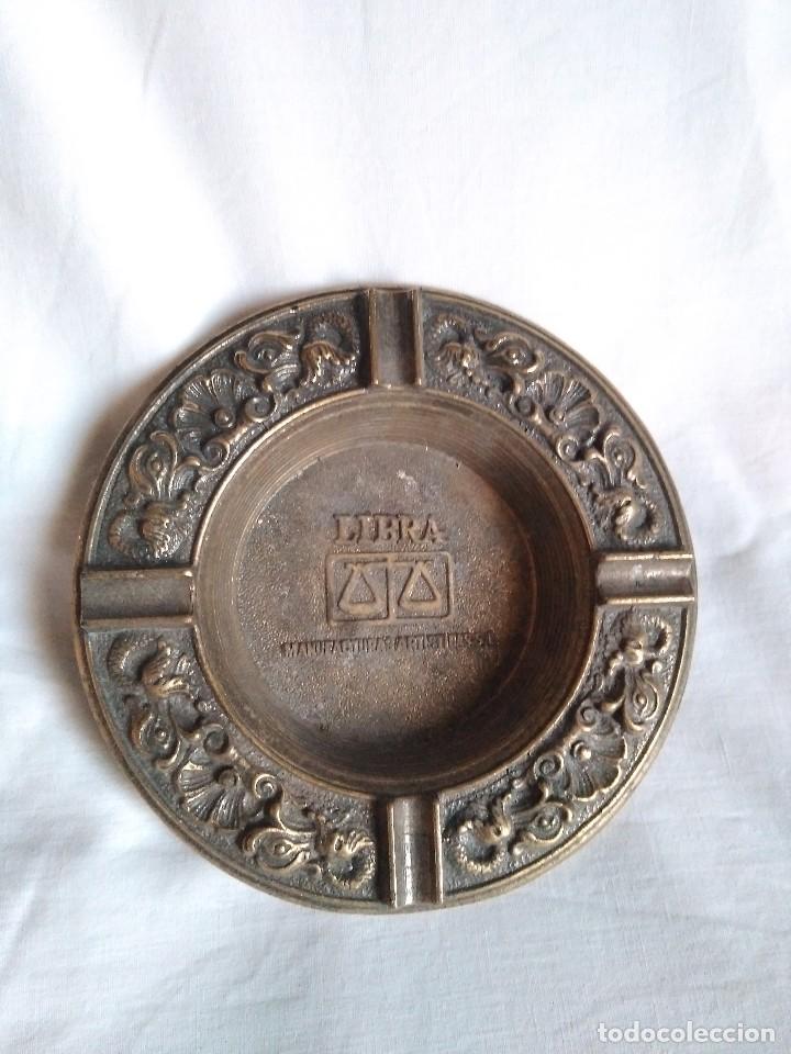 Portacenere: CENICERO REDONDO DE BRONCE