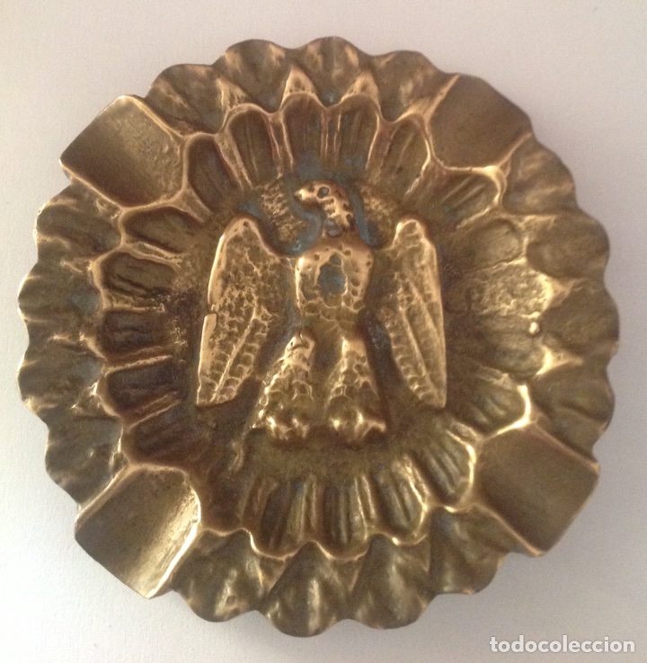 Cendriers: CENICERO CON DECORACION AGUILA, HECHO A MANO.