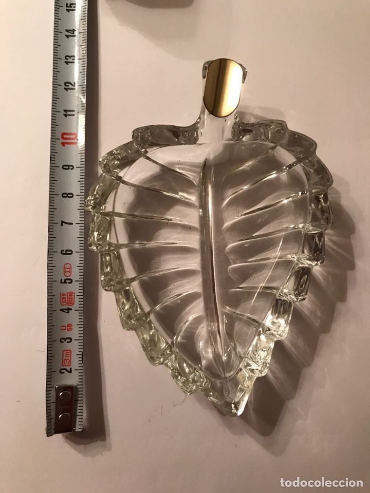 Ceniceros: Cenicero de Cristal, con forma de pi&ntilde;a