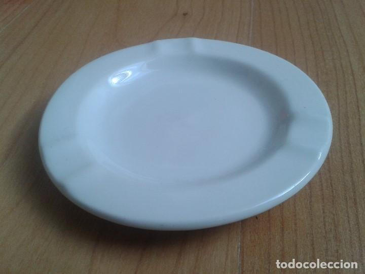 Ceniceros: Cenicero de cer&aacute;mica -- Blanco - Foto 2
