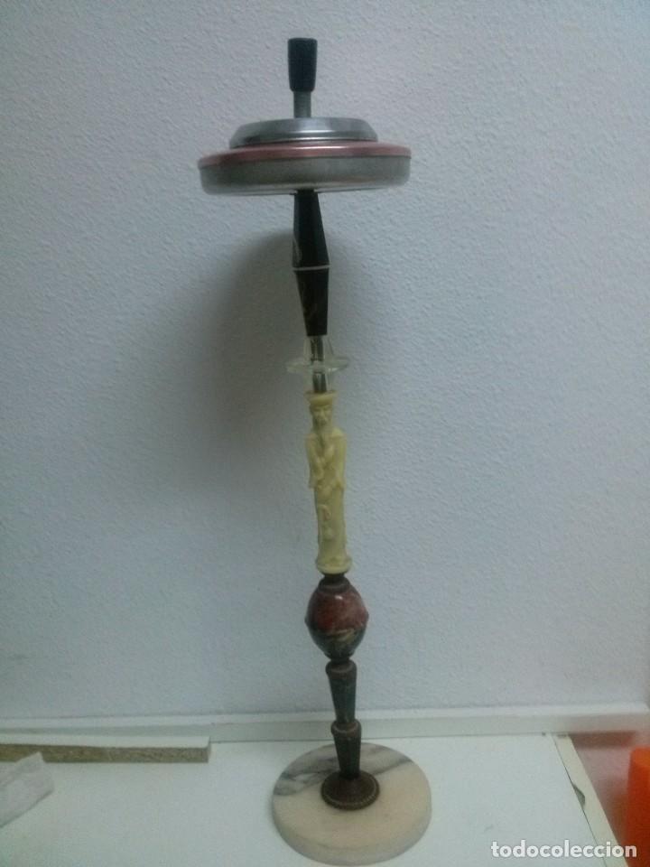 Ashtrays: cenicero de pie