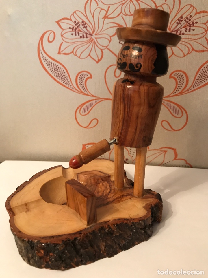 Aschenbecher: CENICERO &rdquo; KITSCH &rdquo; (h.1980?) &rdquo;Se&ntilde;or Mostrando sus atributos&rdquo;