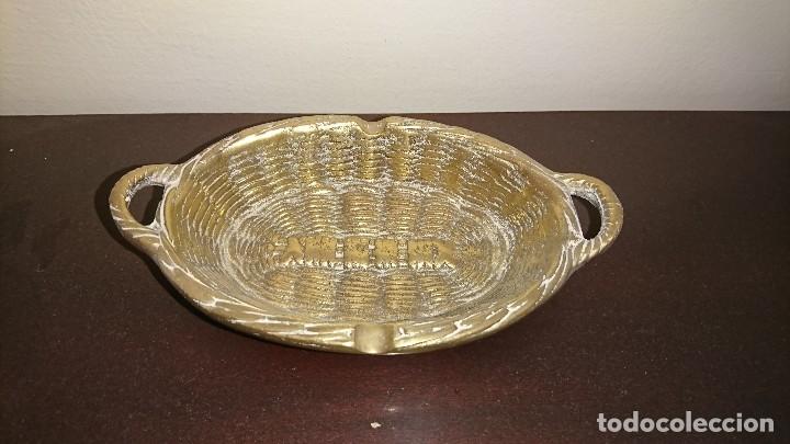 Aschenbecher: Bonitos ceniceros de bronce de los a&ntilde;os 1950s