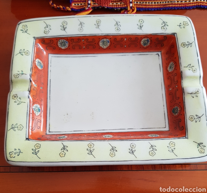 Ashtrays: Antiguo cenicero de cer&aacute;mica.