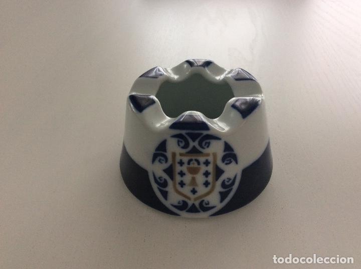 Ashtrays: CENICERO VINTAGE DE COLECCI&Oacute;N DE PORCELANA DE SARGADELOS CON ESCUDO. A&Ntilde;OS 70