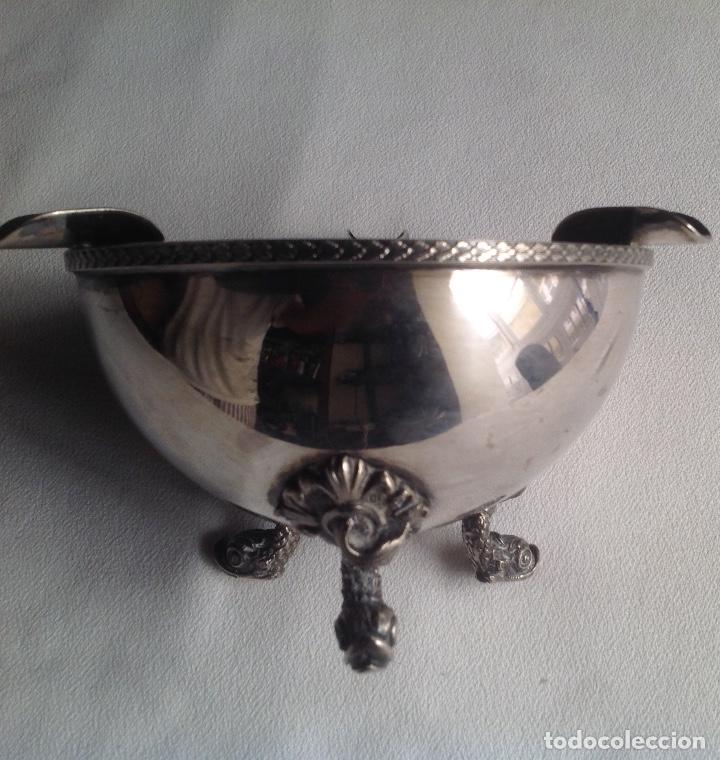 Ashtrays: ANTIGUO CENICERO DE METAL CROMADO CON DECIRACION EN SUS PIES, A&Ntilde;OS 60'.