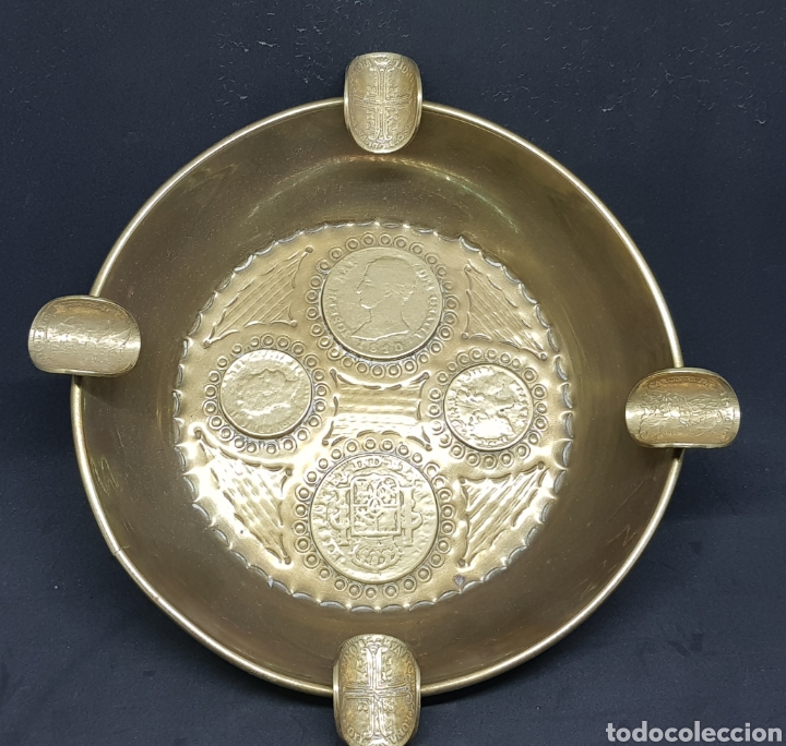 Cendriers: Cenicero de bronce - car01