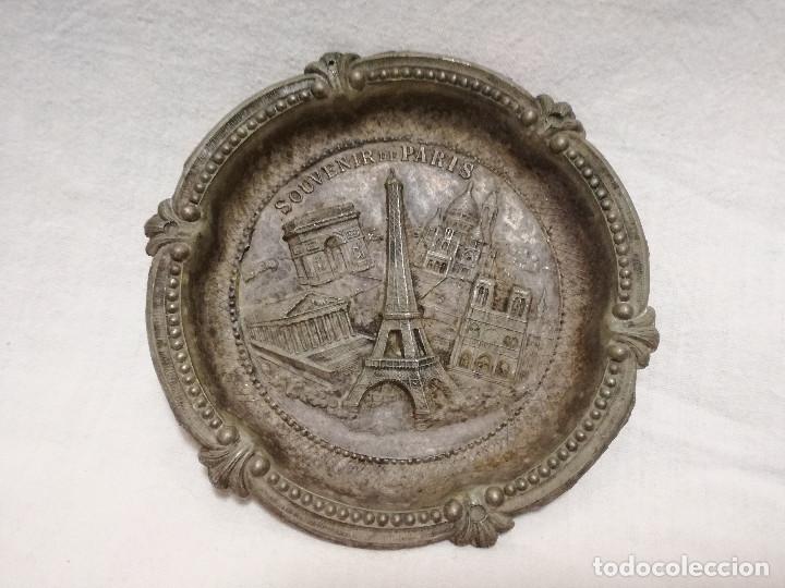 Ashtrays: ANTIGUO CENICERO DE METAL - SOUVENIR DE PARIS