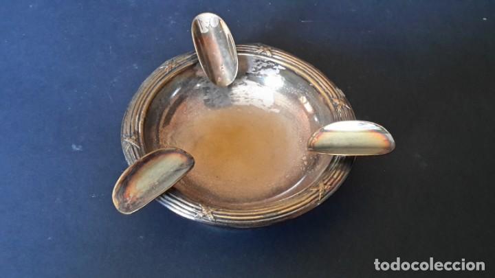 Ashtrays: Cenicero antiguo de alpaca