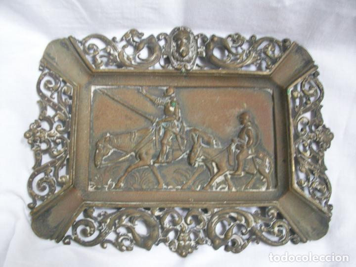 Ashtrays: CENICERO DE CALAMINA-CON GRABADO DEL QUIJOTE