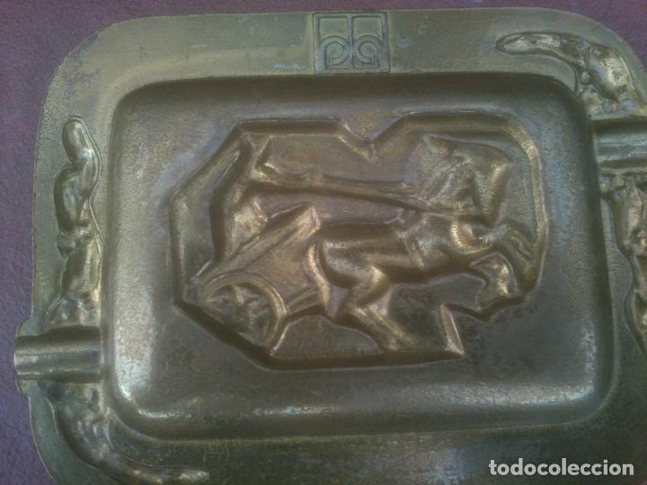 Ceniceros: Cenicero de bronce macizo escenas ROMA - Foto 2
