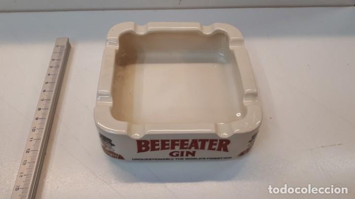 Ceniceros: Cenicero Beefeater cer&aacute;mica. - Foto 1