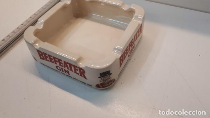Ceniceros: Cenicero Beefeater cer&aacute;mica. - Foto 2