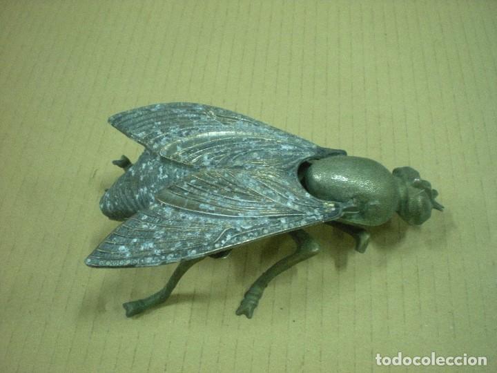 Cendriers: MOSCA METALICA CENICERO 9X17X6cm