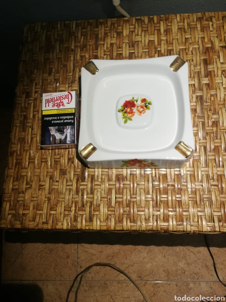 Ashtrays: Precioso cenicero antiguo de porcelana