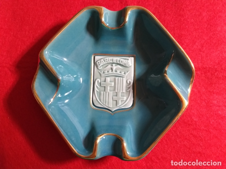 Ceniceros: Cenicero con el escudo de Barcelona. - Foto 2