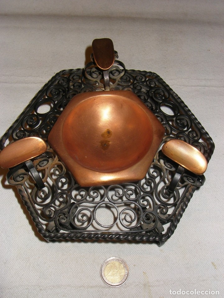 Cendriers: Bonito cenicero de de cobre con filigrana y forja de hierro ,22 x 22 x 8 cm