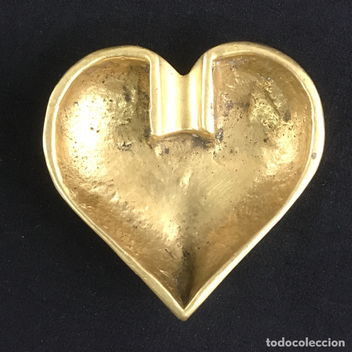 Aschenbecher: CENICERO BRONCE-EN FORMA DE CORAZ&Oacute;N