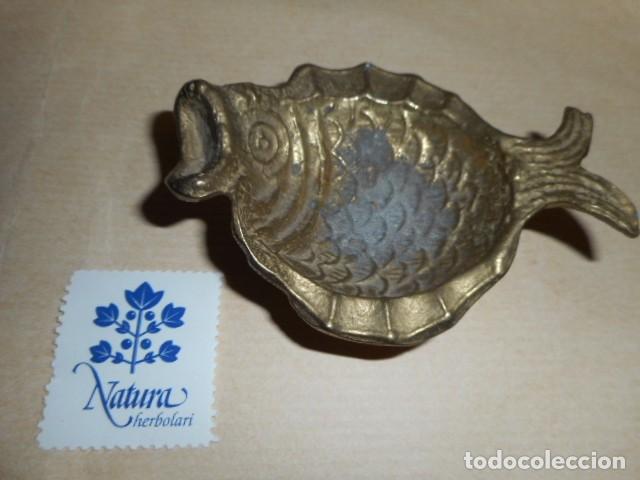 Ceniceros: Cenicero bronce en forma de pez - Foto 1