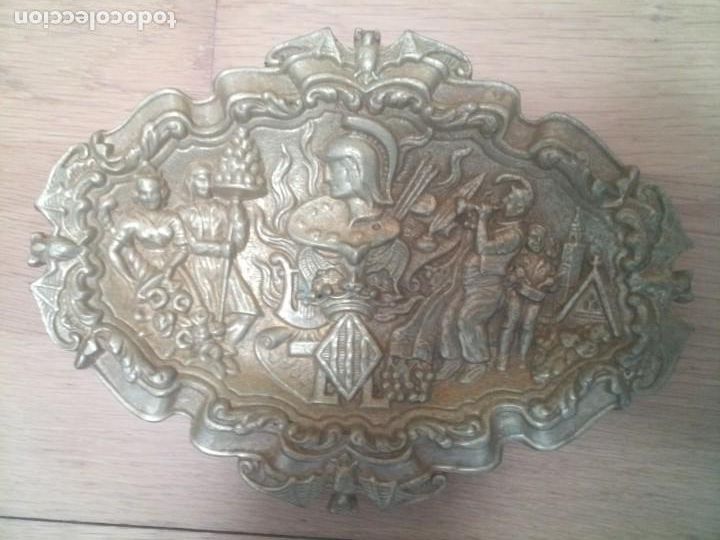 Ceniceros: Antiguo cenicero bronce Valencia 20 x15