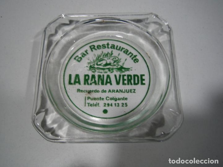 Aschenbecher: Antiguo cenicero con publicidad . Restaurante la rana verde. Aranjuez