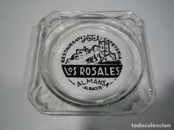 Aschenbecher: Antiguo cenicero con publicidad. Hotel los Rosales. Almansa. Albacete