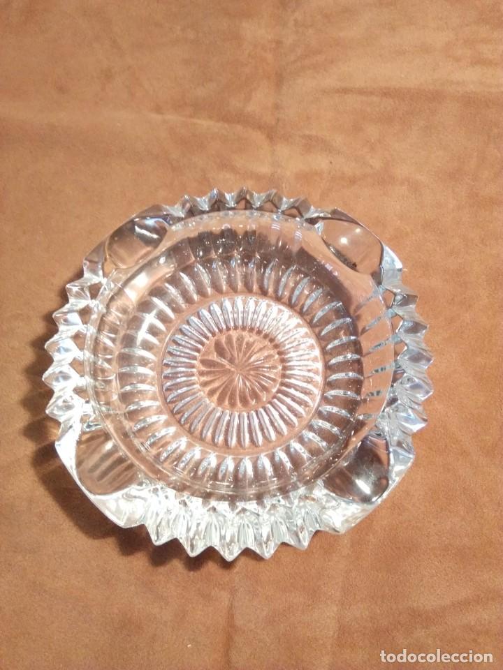 Portacenere: CENICERO DE CRISTAL TALLADO FORMA REDONDA