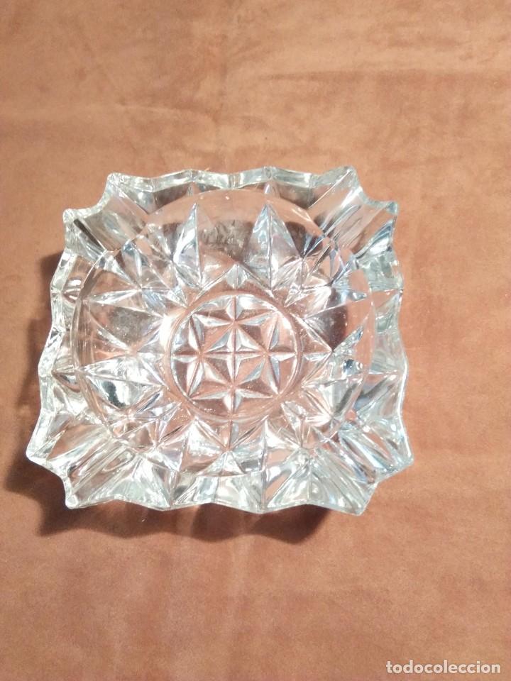Cendriers: CENICERO DE CRISTAL TALLADO FORMA CUADRADA