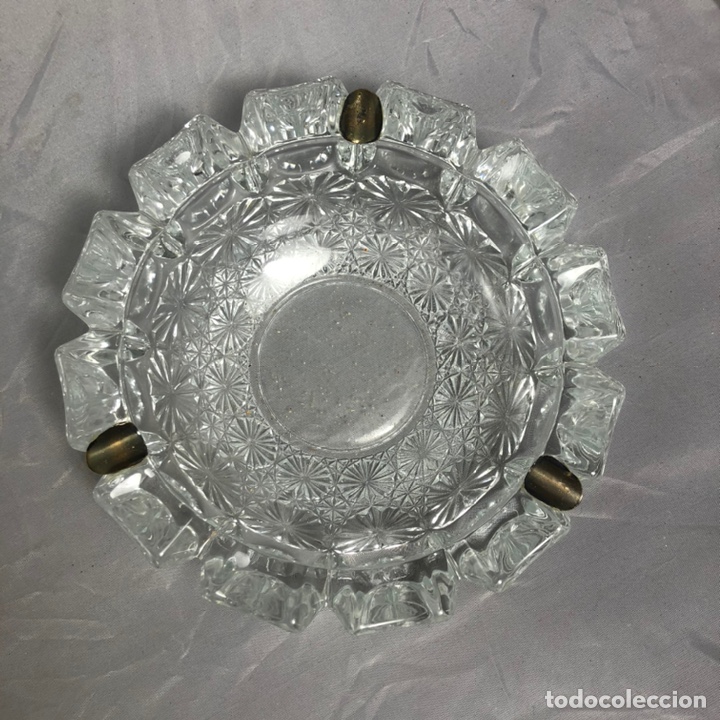 Cendriers: Bonito cenicero de cristal tallado, con u&ntilde;as de plata, 16 cm de diametro