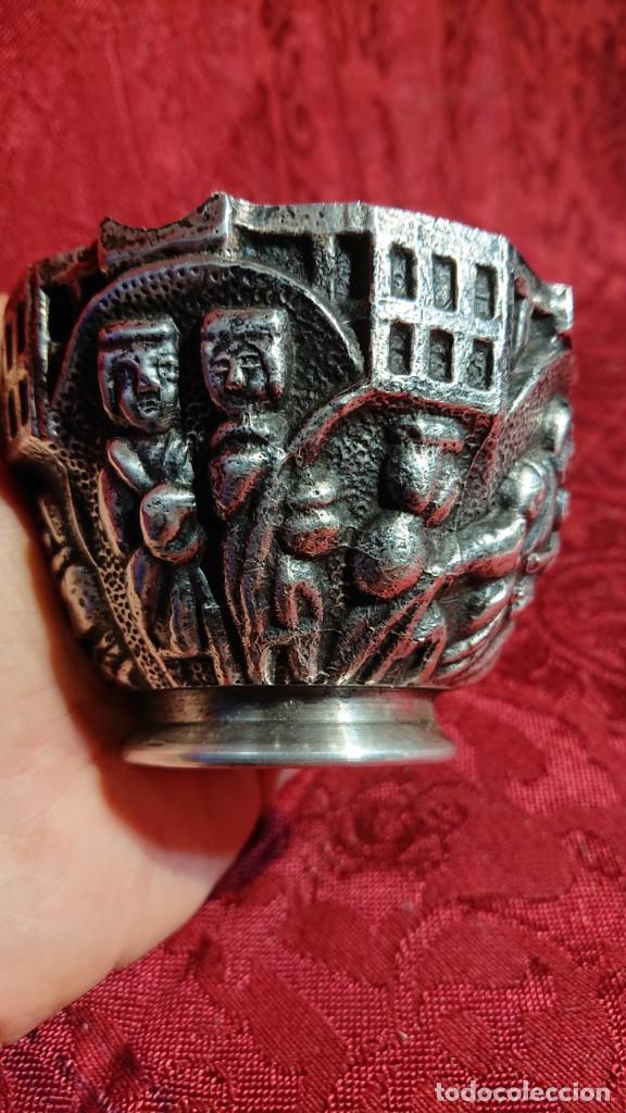 Ceniceros: CENICERO MORTERO DE BRONCE PLATEADO ESCENAS ROMANICO ADORACION REYES A NI&Ntilde;O JESUS DE CASA VALENTI