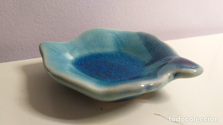 Ceniceros: Cenicero con forma de hoja. Azul - Foto 1