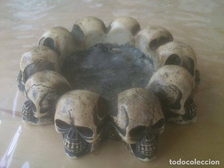 Ceniceros: cenicero 10 calaveras en circulo. Gotico. - Foto 2