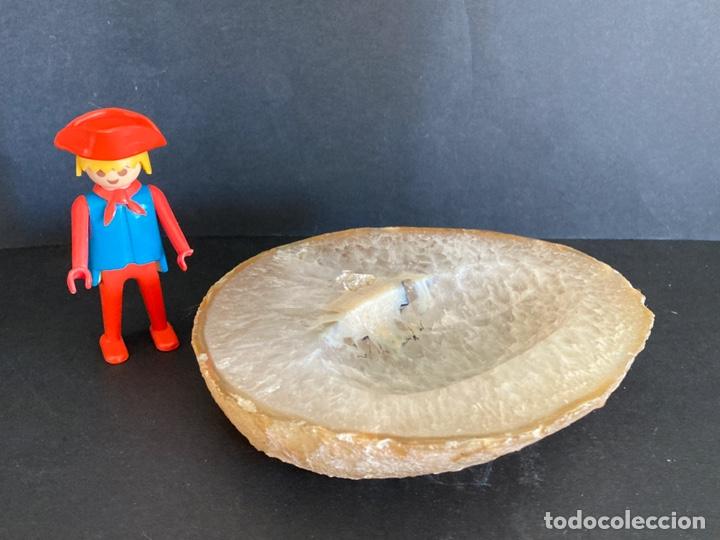 Ashtrays: Cenicero en mineral de &aacute;gata pulida, 3 x 12 x 13 cm aprox, 560 gr., 1970s