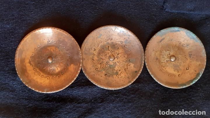 Ceniceros: LOTE DE 6 CENICEROS DE COBRE