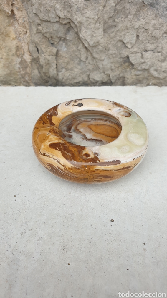 Aschenbecher: Cenicero de alabastro