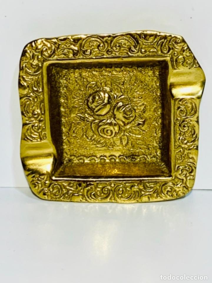 Ashtrays: Antiguo Cenicero lat&oacute;n macizo. Art Mestres, Brasil. Grabado y sellado. A&ntilde;os 60/70. Alta calidad.