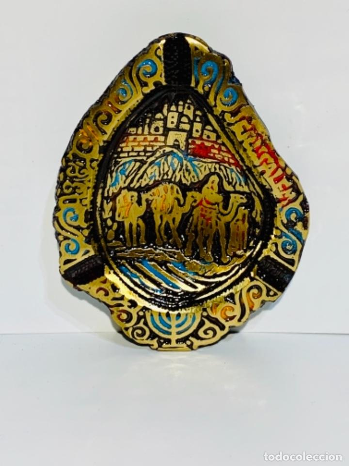 Ceniceros: Magnifico antiguo cenicero bronce cloisonn&eacute; esmaltado. Jerusal&eacute;n / Jerusalem. Pesado Calidad. 60/70s