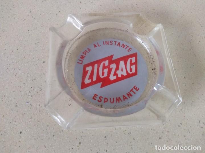 Ashtrays: Antiguo cenicero espumante Zig Zag