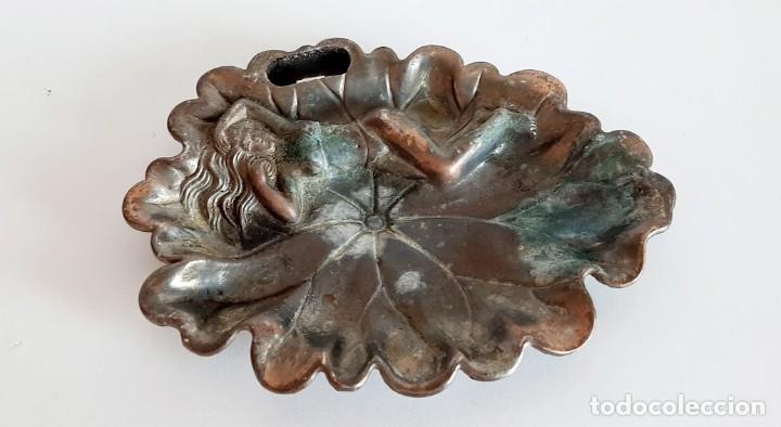 Cendriers: Cenicero de figurilla de cobre fino antiguo ni&ntilde;a de ba&ntilde;o