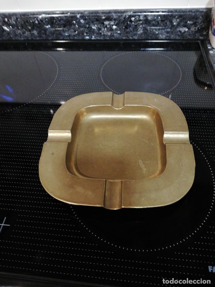 Ceniceros: C 4- Antiguo cenicero de bronce sin usar. - Foto 3