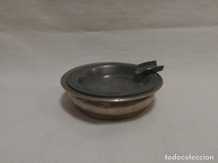 Ceniceros: ANTIGUO CENICERO DE ZINC Y BASE DE LATON CROMADO - CON PUNZON