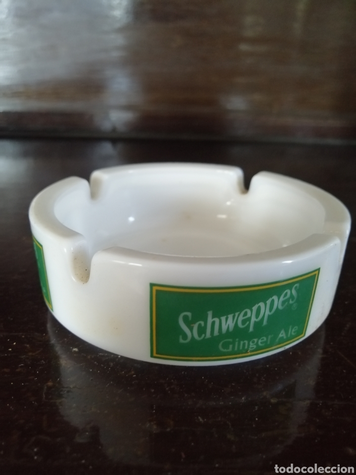 Ceniceros: Cenicero schweppes verde