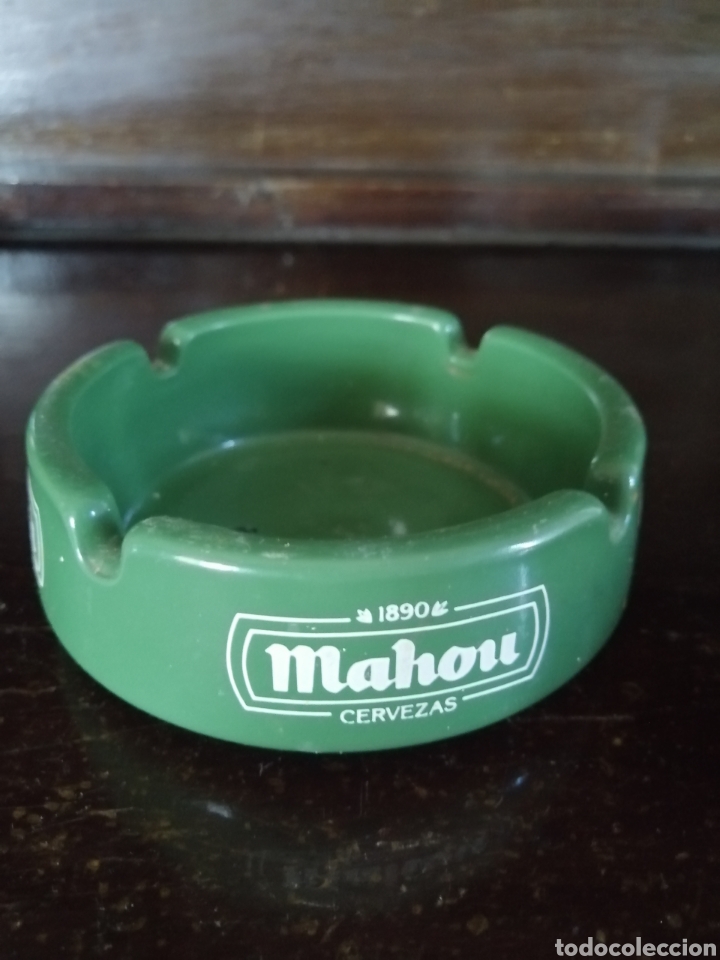 Ceniceros: Cenicero cerveza mahou verde 1890