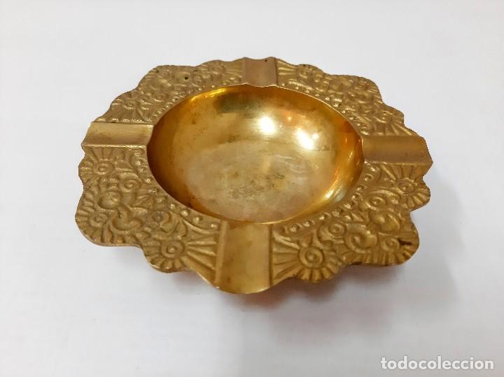 Ceniceros: Cenicero de lat&oacute;n vintage - Foto 8